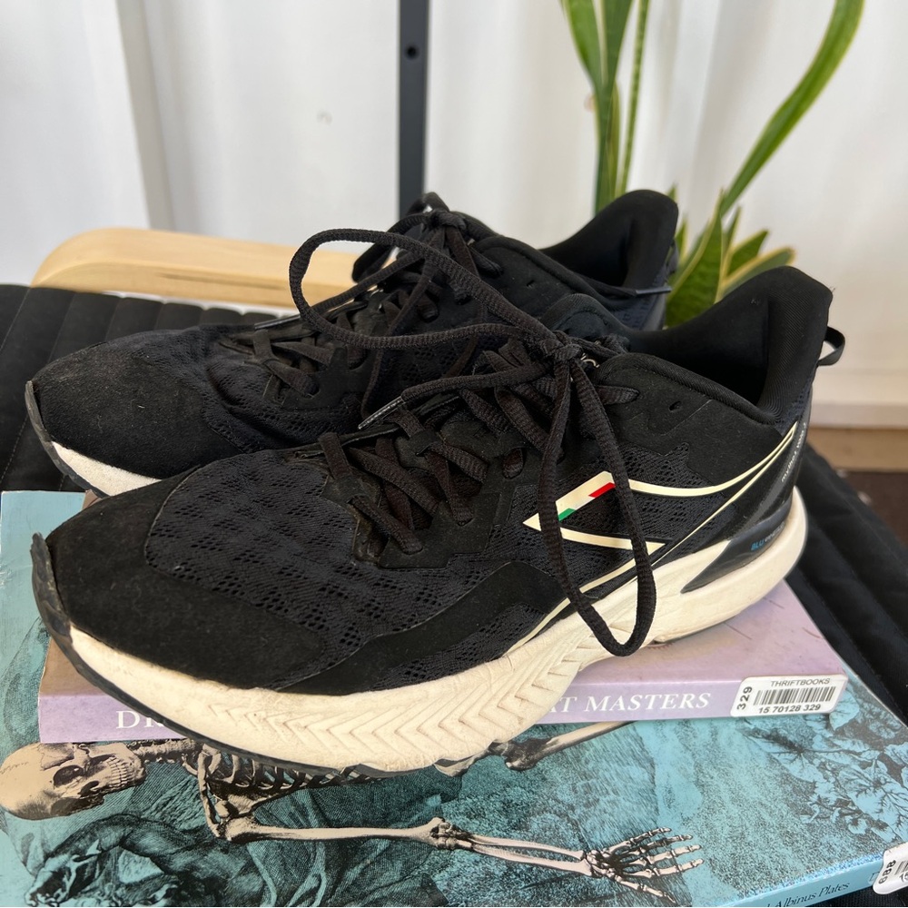 Diadora Blushield Running Shoes - Women’s 10 - Picture 2 of 8
